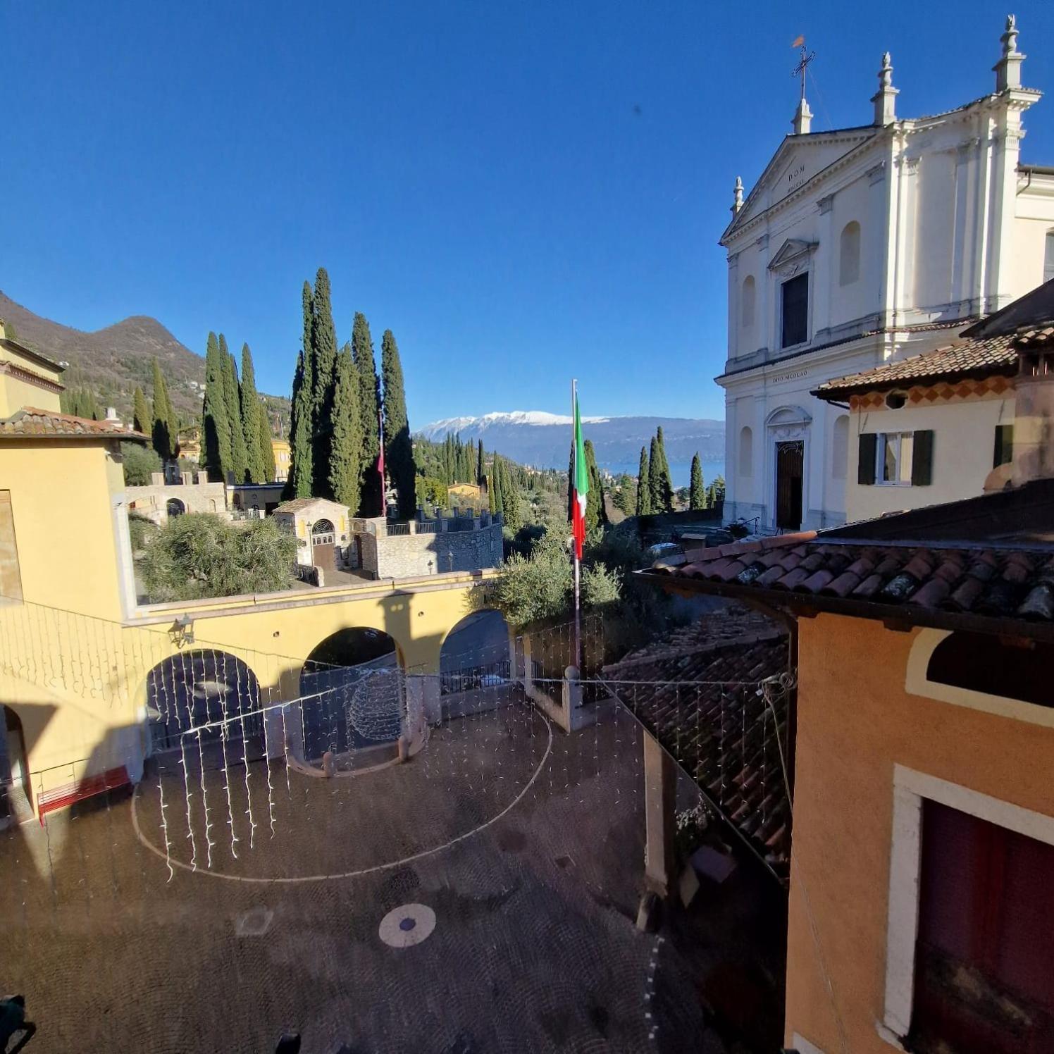 B&B Al Vittoriale Da Maja Гардоне Ривьера Экстерьер фото