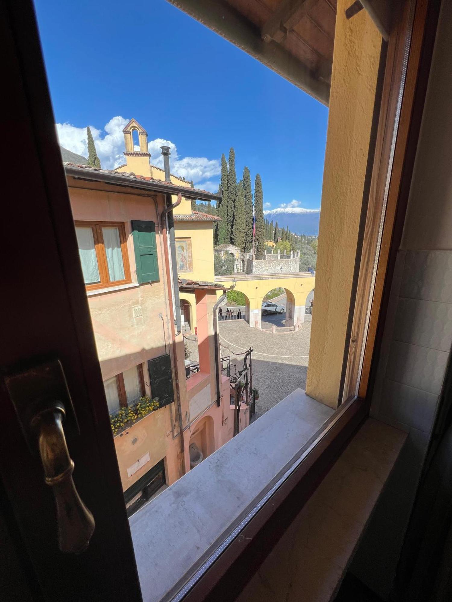 B&B Al Vittoriale Da Maja Гардоне Ривьера Экстерьер фото