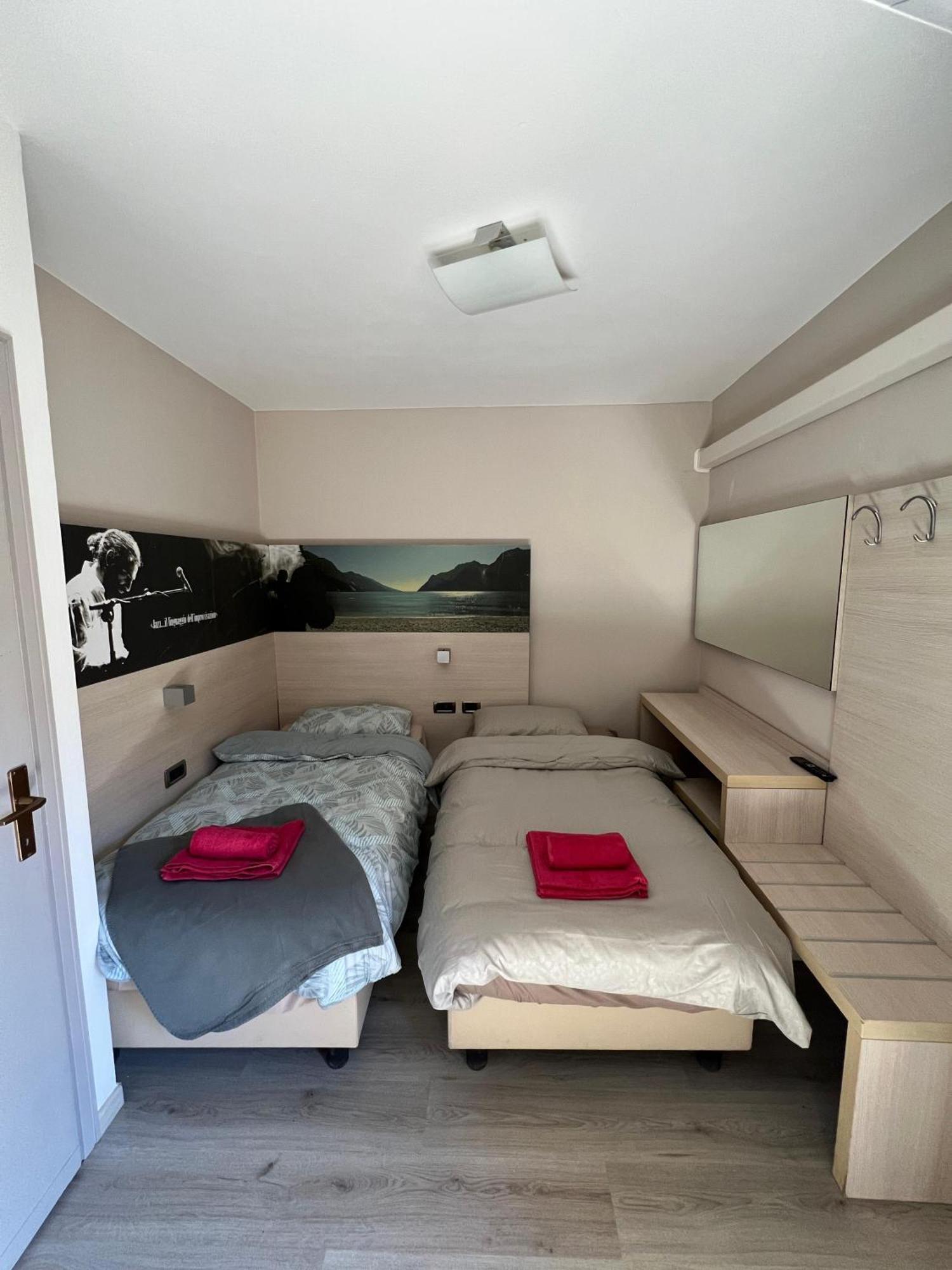 B&B Al Vittoriale Da Maja Гардоне Ривьера Экстерьер фото