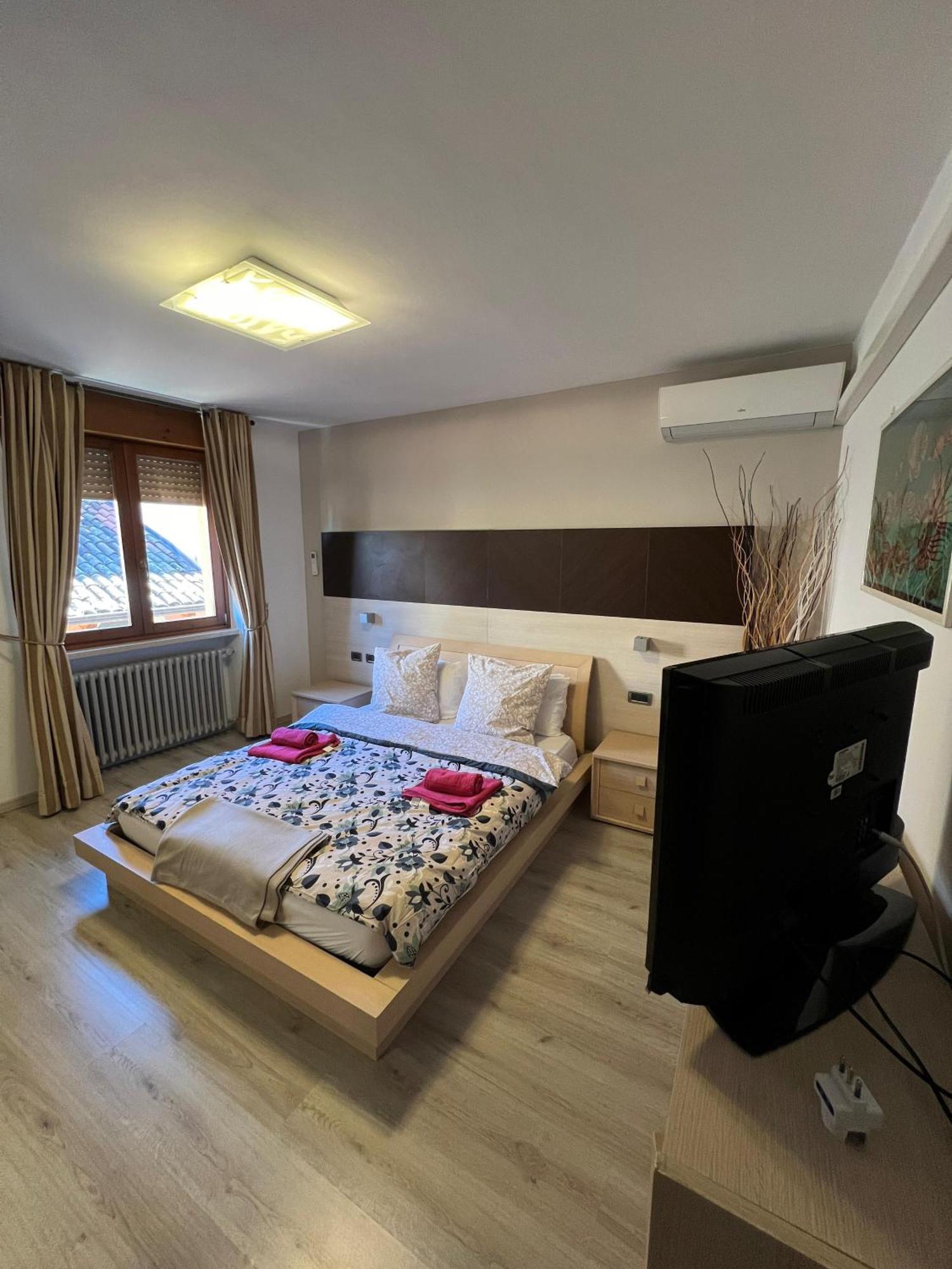 B&B Al Vittoriale Da Maja Гардоне Ривьера Экстерьер фото