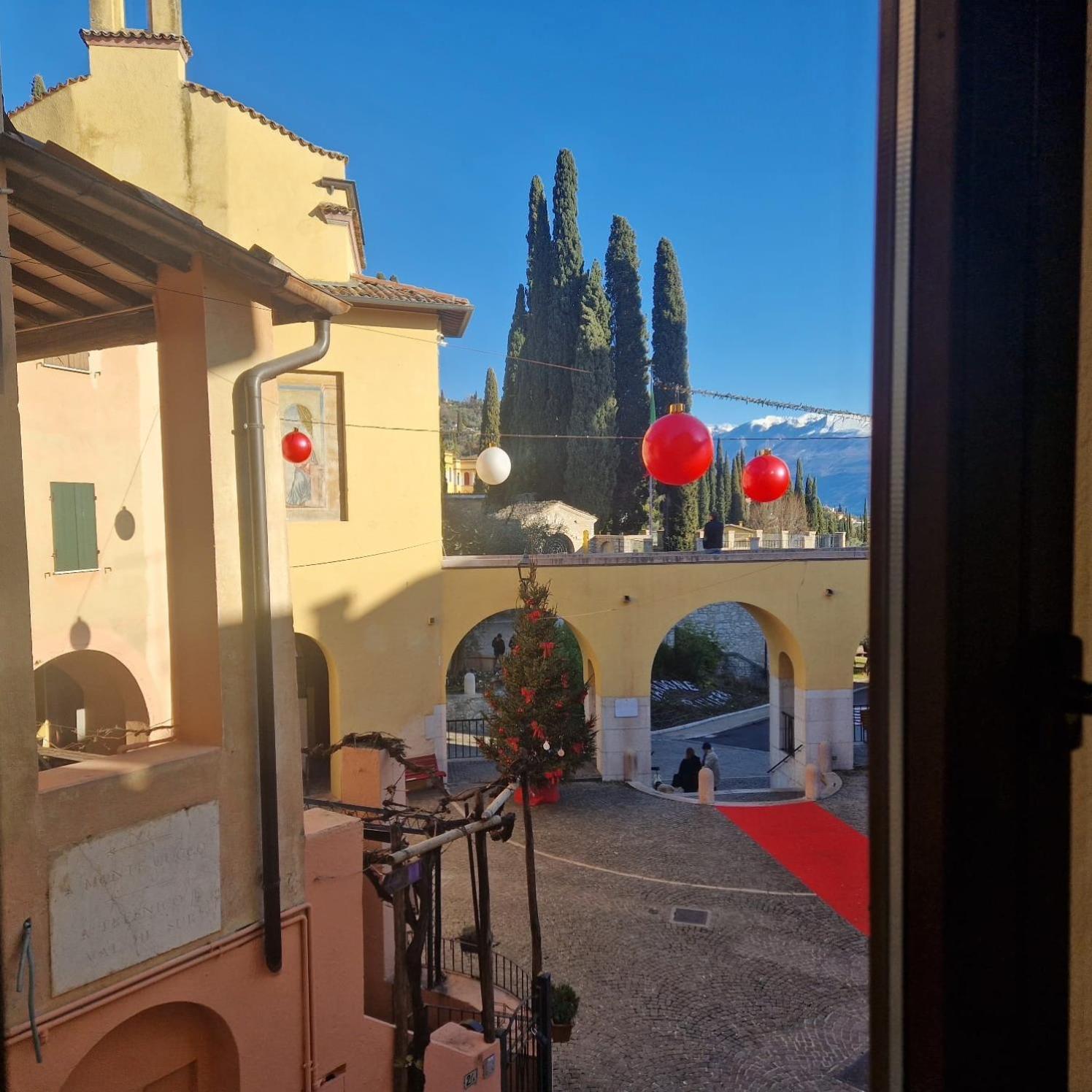 B&B Al Vittoriale Da Maja Гардоне Ривьера Экстерьер фото