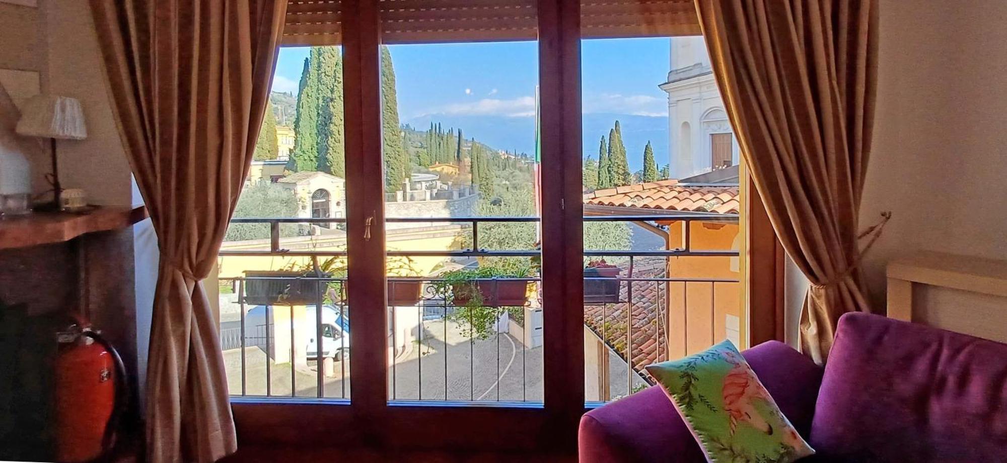 B&B Al Vittoriale Da Maja Гардоне Ривьера Экстерьер фото
